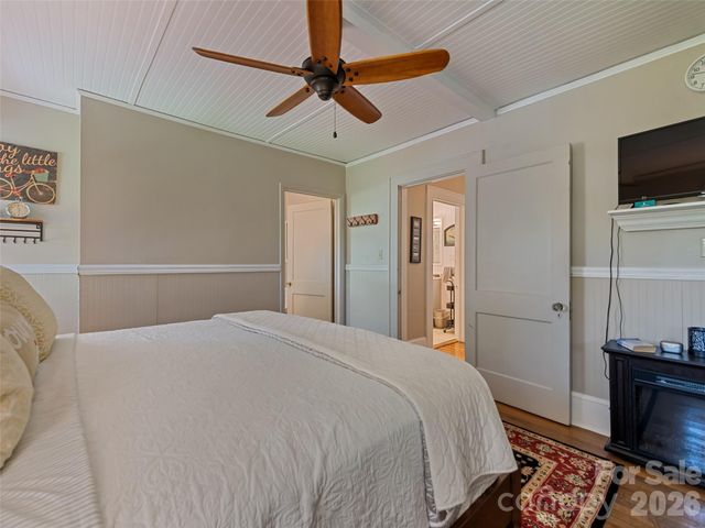 50 Epsom Street, Waynesville, NC 28786