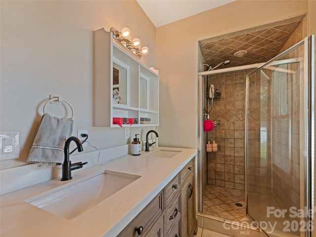 50 Epsom Street, Waynesville, NC 28786