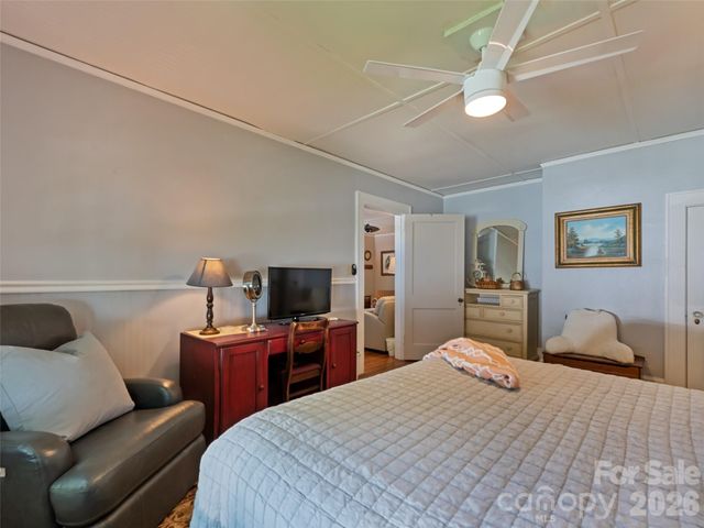 50 Epsom Street, Waynesville, NC 28786