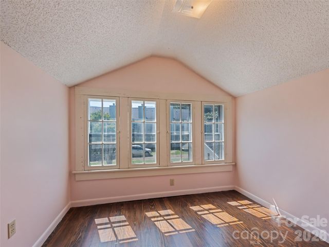 50 Epsom Street, Waynesville, NC 28786