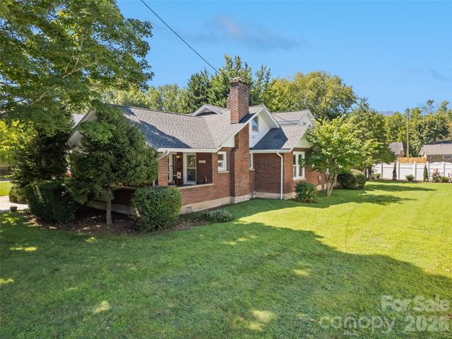 50 Epsom Street, Waynesville, NC 28786