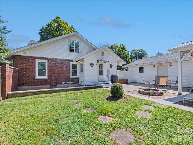 50 Epsom Street, Waynesville, NC 28786