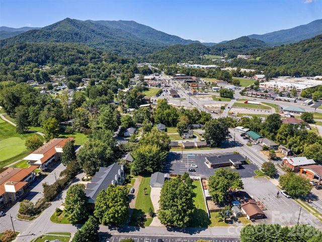 50 Epsom Street, Waynesville, NC 28786