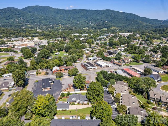 50 Epsom Street, Waynesville, NC 28786