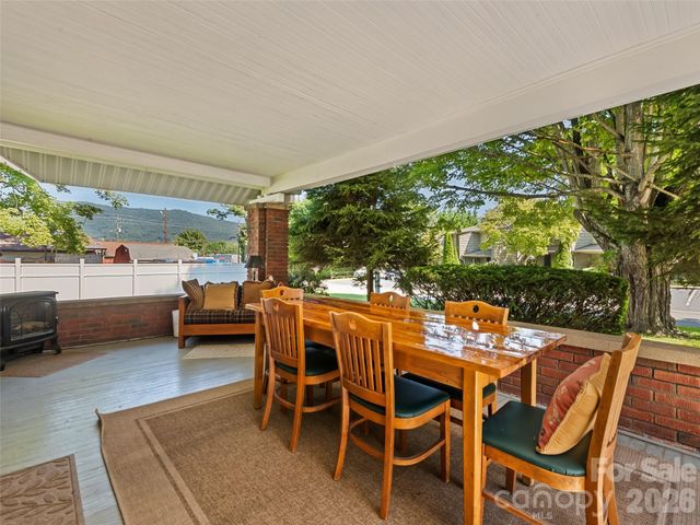 50 Epsom Street, Waynesville, NC 28786