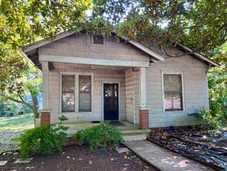 1113 W Grand Avenue, Hot Springs National Park, AR 71913