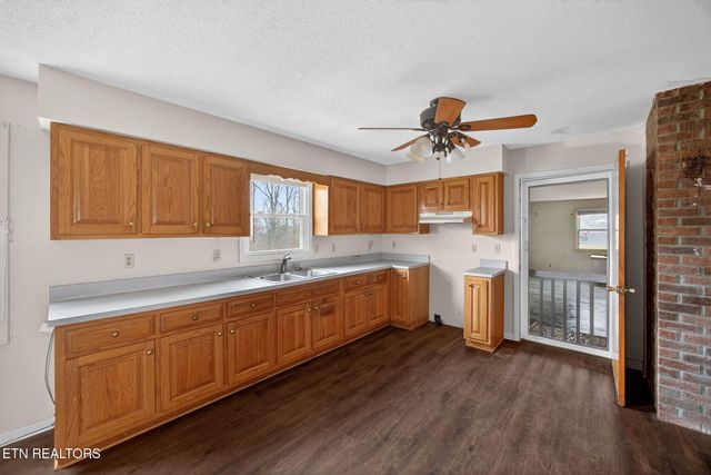 3614 Muddy Pond Rd, Monterey, TN 38574