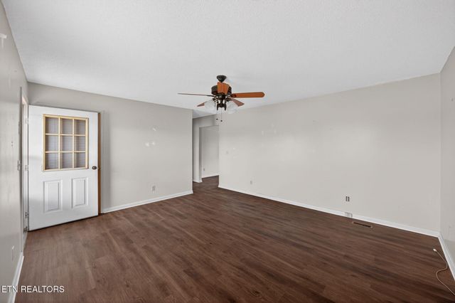 3614 Muddy Pond Rd, Monterey, TN 38574