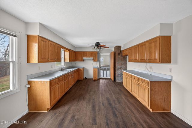 3614 Muddy Pond Rd, Monterey, TN 38574