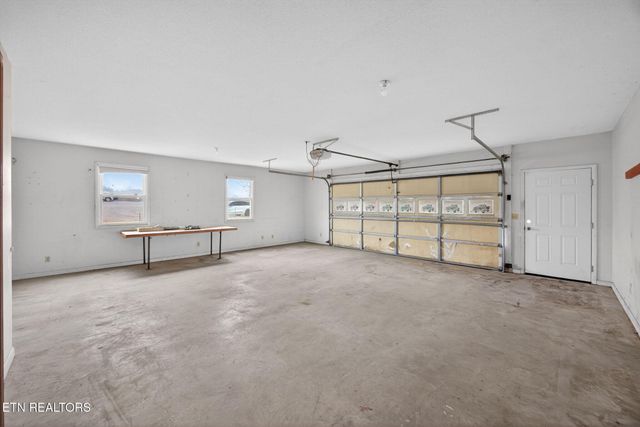 3614 Muddy Pond Rd, Monterey, TN 38574