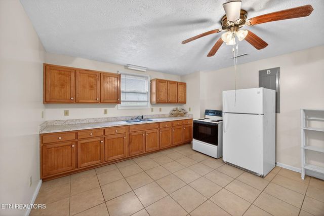 3614 Muddy Pond Rd, Monterey, TN 38574