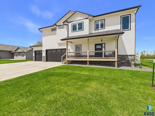 308 E 11th St Street, Crooks, SD 57020