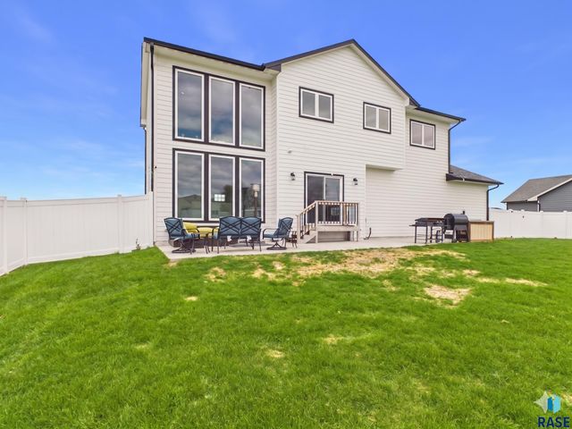 308 E 11th St Street, Crooks, SD 57020