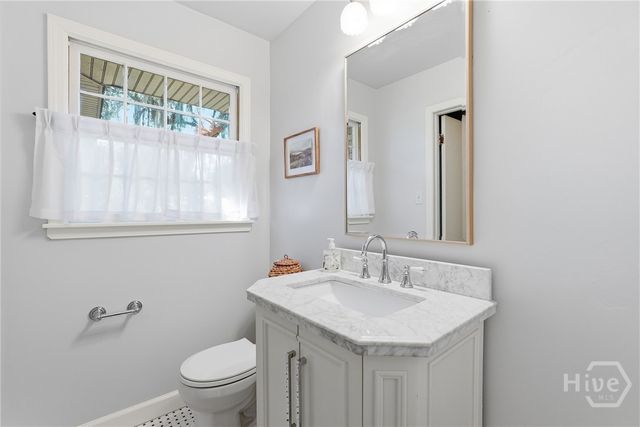 8305 Meadowbrook Road, Savannah, GA 31406