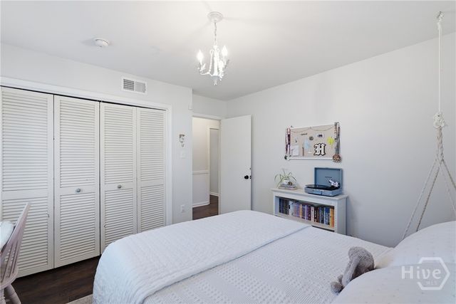 8305 Meadowbrook Road, Savannah, GA 31406