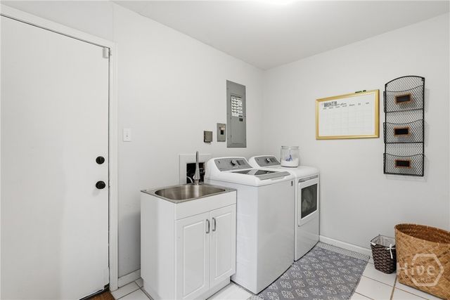 8305 Meadowbrook Road, Savannah, GA 31406