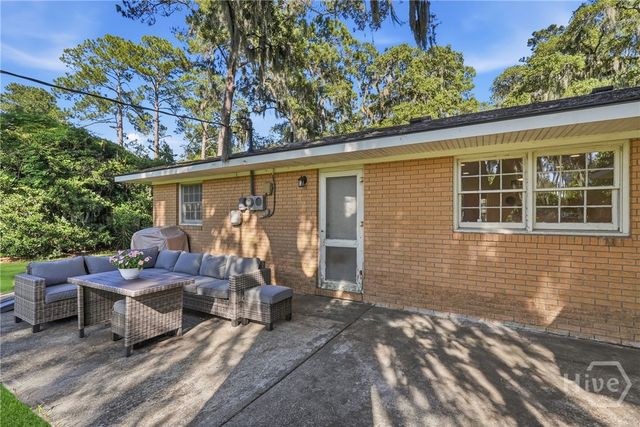 8305 Meadowbrook Road, Savannah, GA 31406