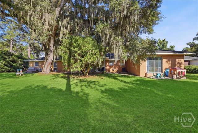 8305 Meadowbrook Road, Savannah, GA 31406