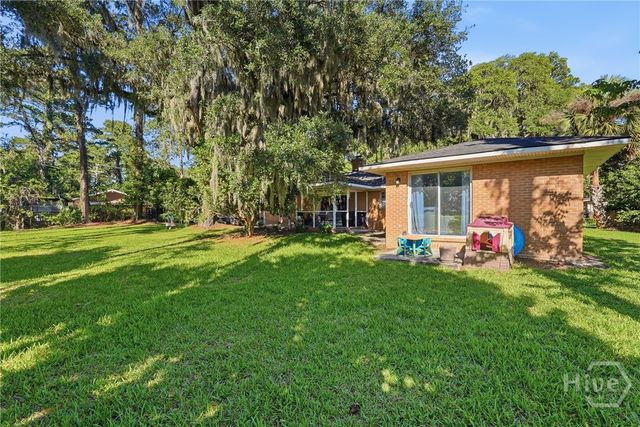 8305 Meadowbrook Road, Savannah, GA 31406