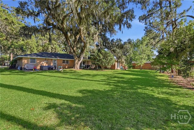 8305 Meadowbrook Road, Savannah, GA 31406