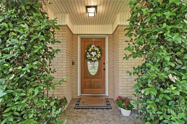 8305 Meadowbrook Road, Savannah, GA 31406