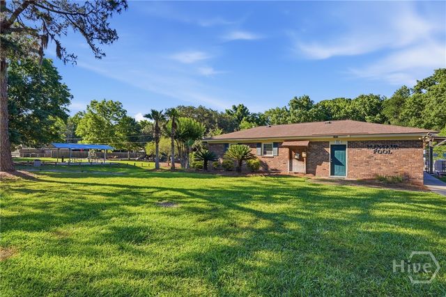 8305 Meadowbrook Road, Savannah, GA 31406