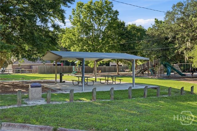 8305 Meadowbrook Road, Savannah, GA 31406