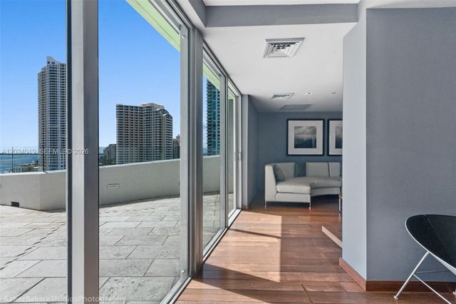 335 S Biscayne Blvd 802, Miami, FL 33131