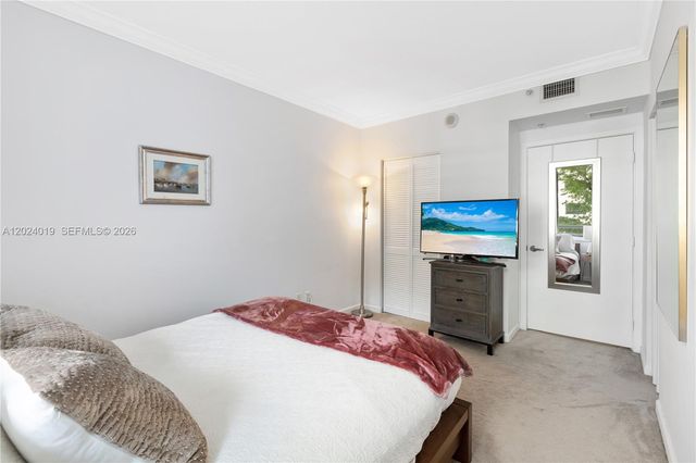 335 S Biscayne Blvd 802, Miami, FL 33131