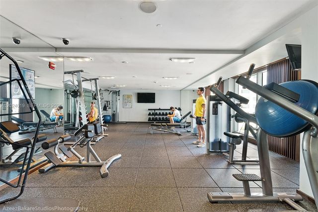 335 S Biscayne Blvd 802, Miami, FL 33131