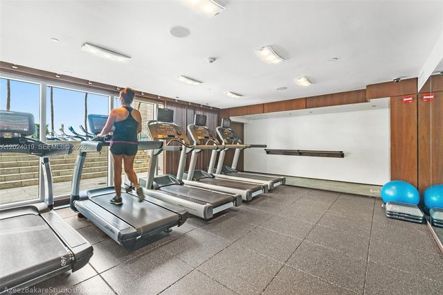 335 S Biscayne Blvd 802, Miami, FL 33131