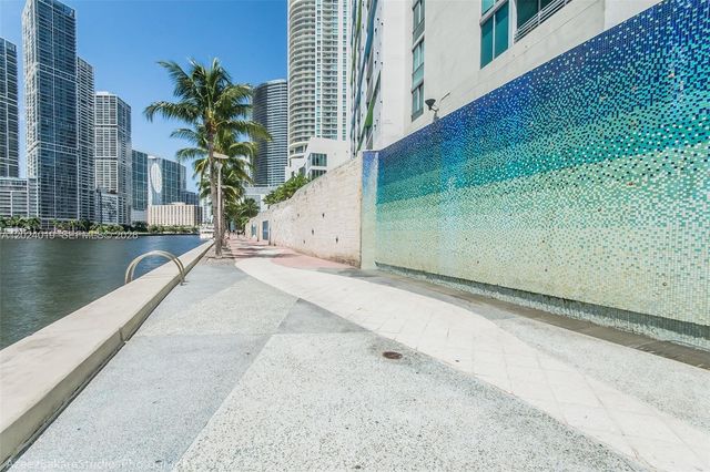 335 S Biscayne Blvd 802, Miami, FL 33131