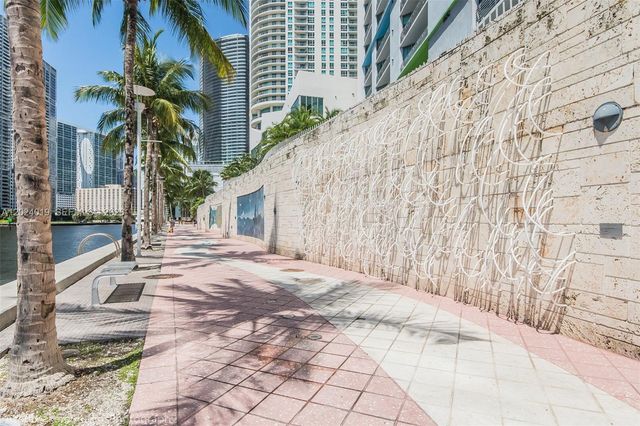 335 S Biscayne Blvd 802, Miami, FL 33131