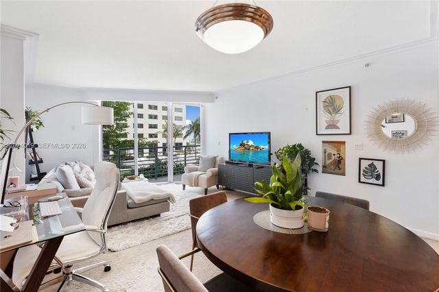 335 S Biscayne Blvd 802, Miami, FL 33131