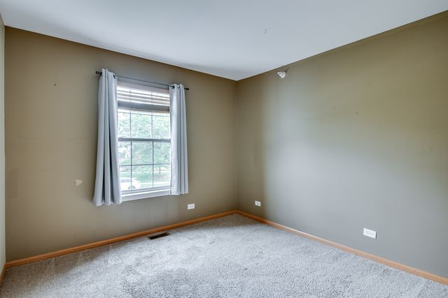 2492 Dickens Drive 2492, Aurora, IL 60503