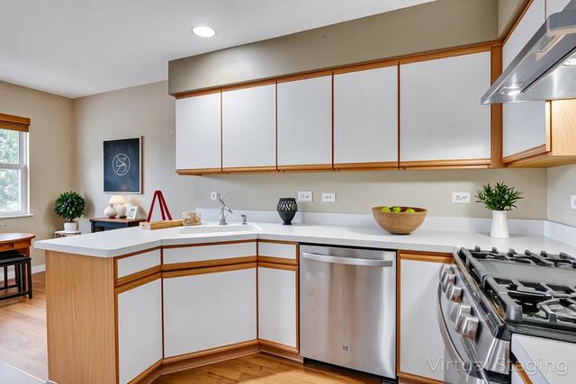 2492 Dickens Drive 2492, Aurora, IL 60503