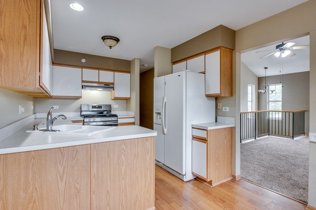 2492 Dickens Drive 2492, Aurora, IL 60503