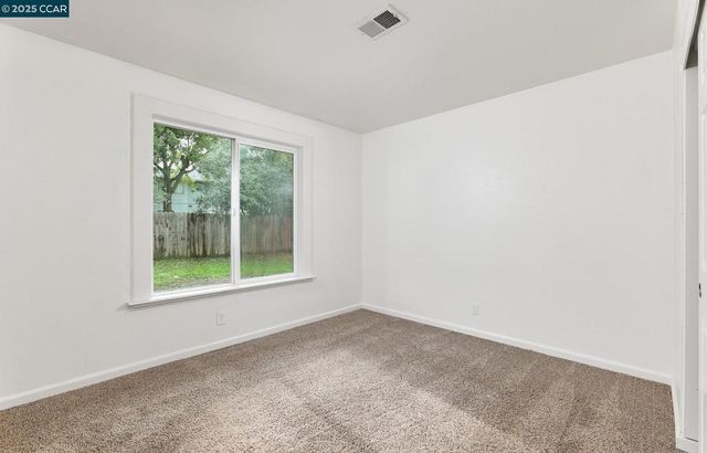 1878 Southwood Dr, Vacaville, CA 95687