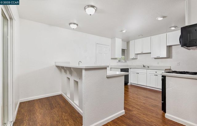 1878 Southwood Dr, Vacaville, CA 95687