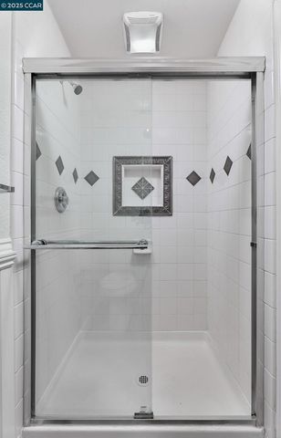 1878 Southwood Dr, Vacaville, CA 95687