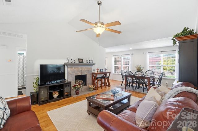 163 Diamond Drive, Mooresville, NC 28117