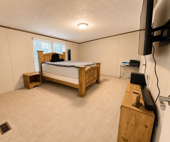 235 Red Oak, Onalaska, TX 77360