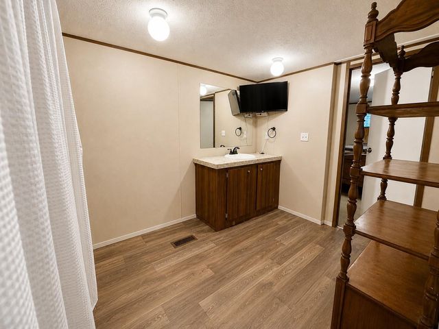235 Red Oak, Onalaska, TX 77360