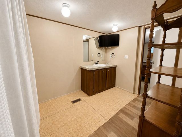 235 Red Oak, Onalaska, TX 77360