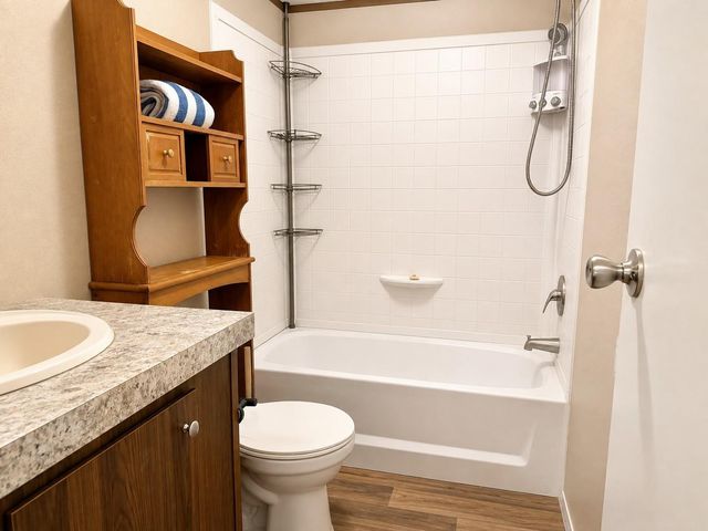 235 Red Oak, Onalaska, TX 77360