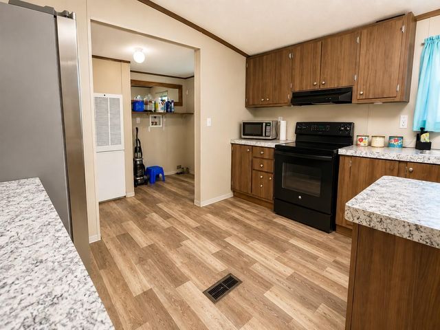 235 Red Oak, Onalaska, TX 77360