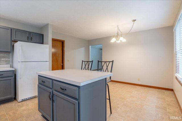 6021 Yosemite Drive, Newburgh, IN 47630