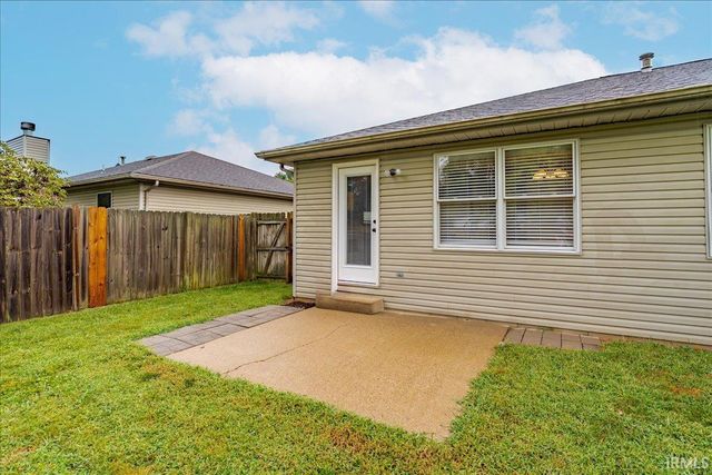 6021 Yosemite Drive, Newburgh, IN 47630