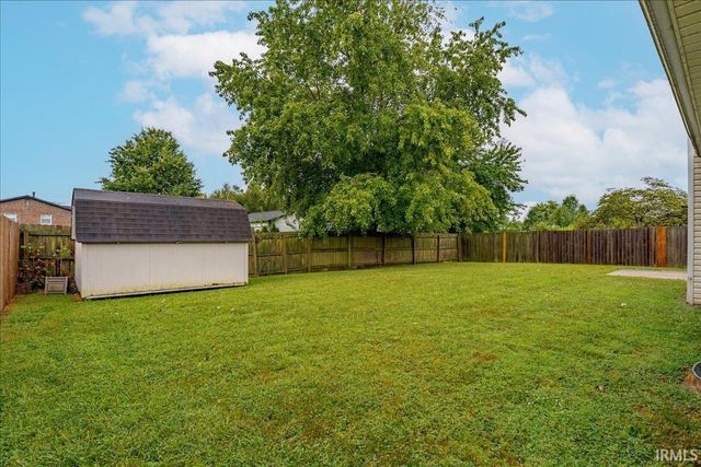 6021 Yosemite Drive, Newburgh, IN 47630