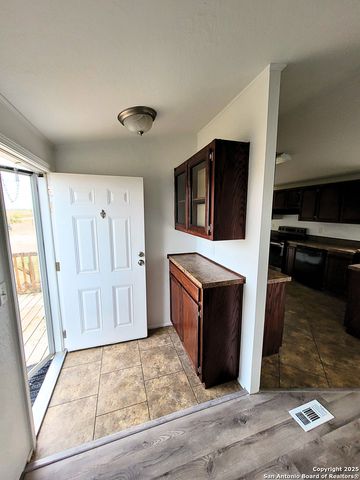 2072 County Road 421, Stockdale, TX 78160